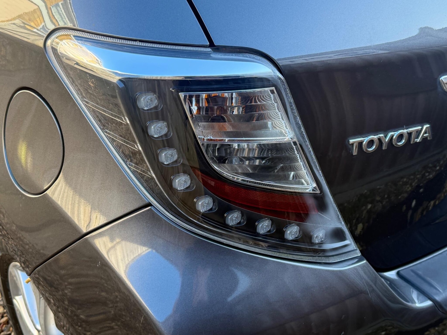 Used Toyota Yaris 2013 for sale - 77376597: Photo 15