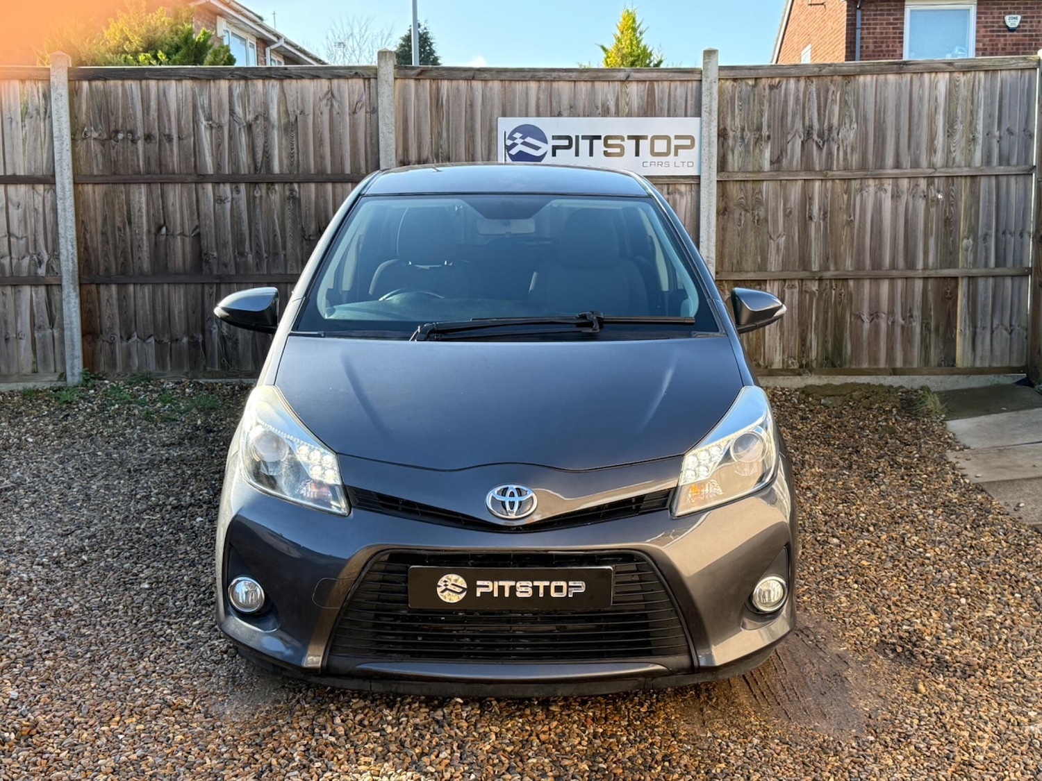 Used Toyota Yaris 2013 for sale - 77376597: Photo 3