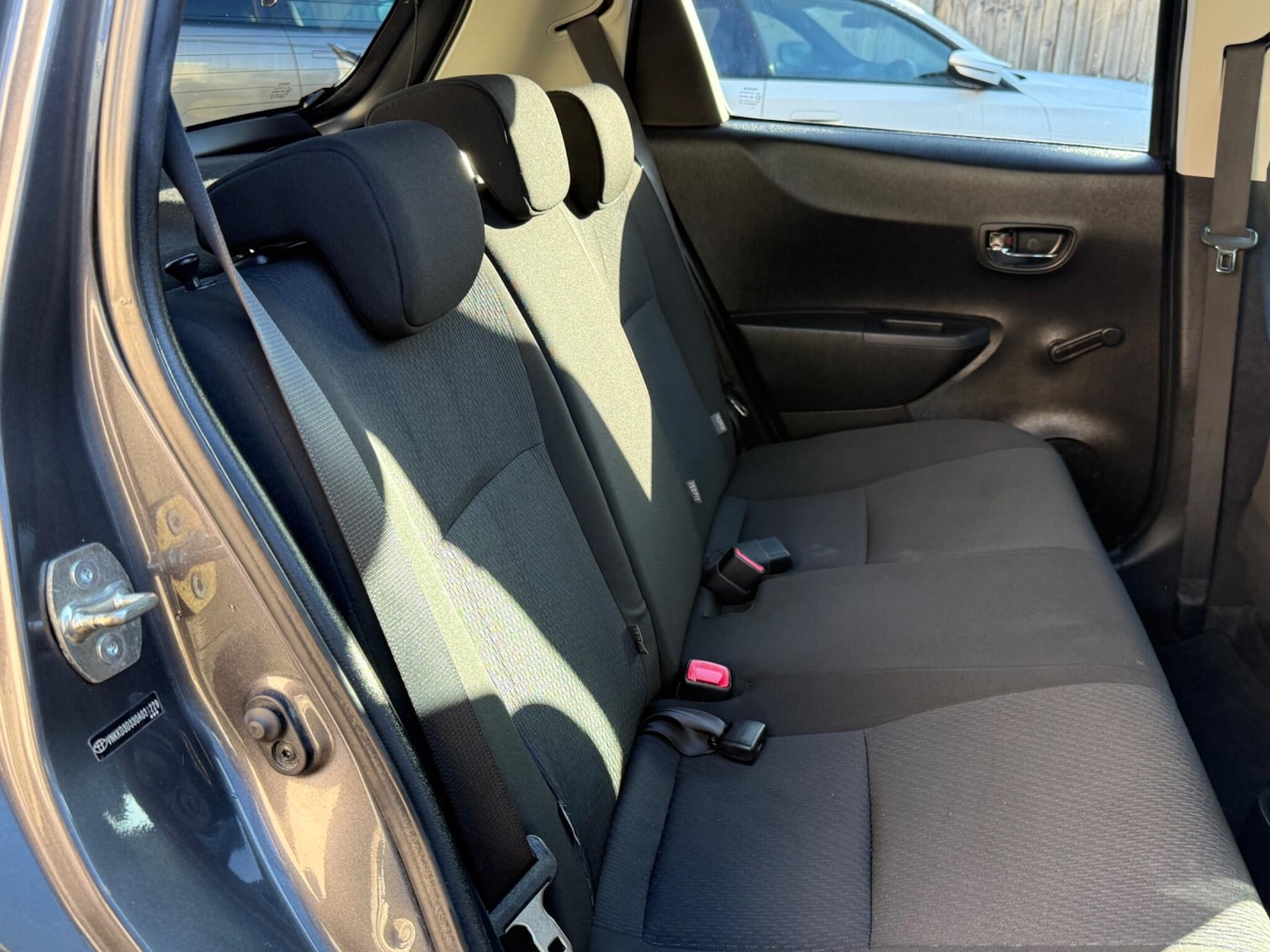 Used Toyota Yaris 2013 for sale - 77376597: Photo 33