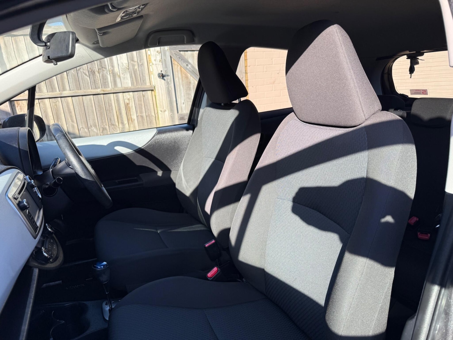 Used Toyota Yaris 2013 for sale - 77376597: Photo 36