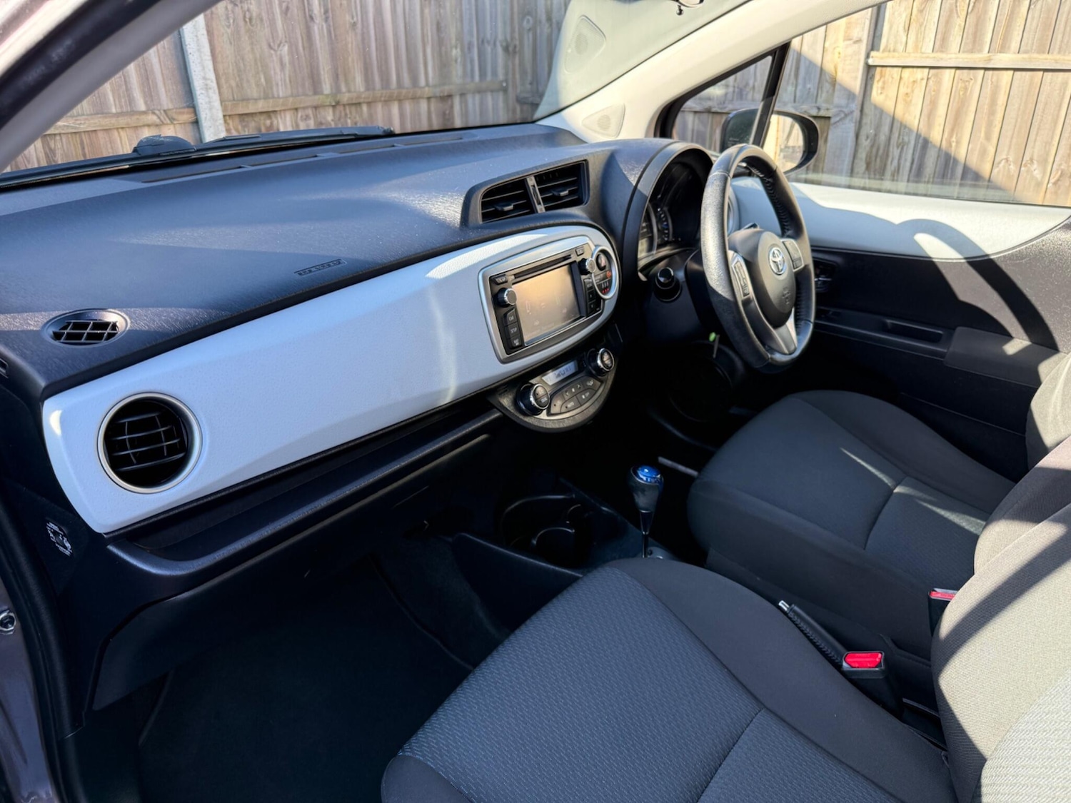 Used Toyota Yaris 2013 for sale - 77376597: Photo 39