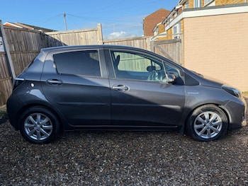 Used Toyota Yaris 2013 for sale - 77376597: Photo