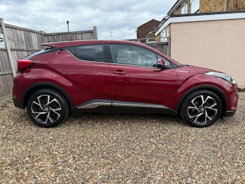 Used Toyota C-HR 2018 for sale - 78260224: Photo