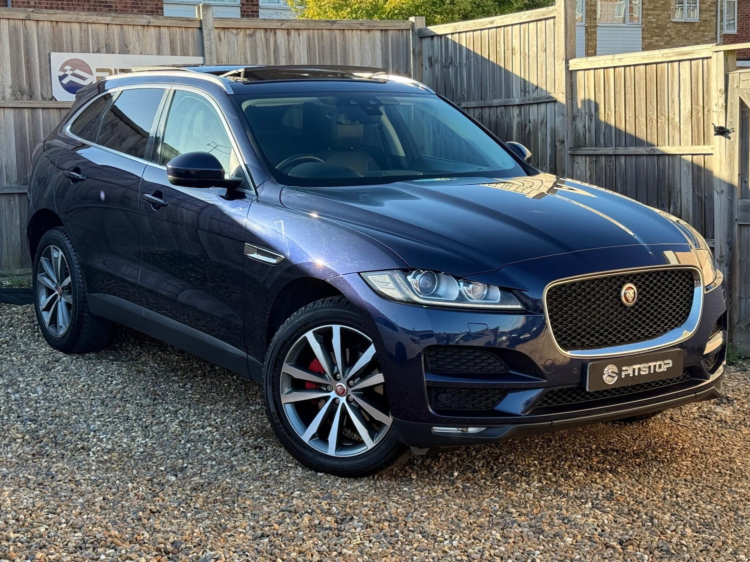 Used Jaguar F-Pace 2017 for sale - 76781269: Photo 1