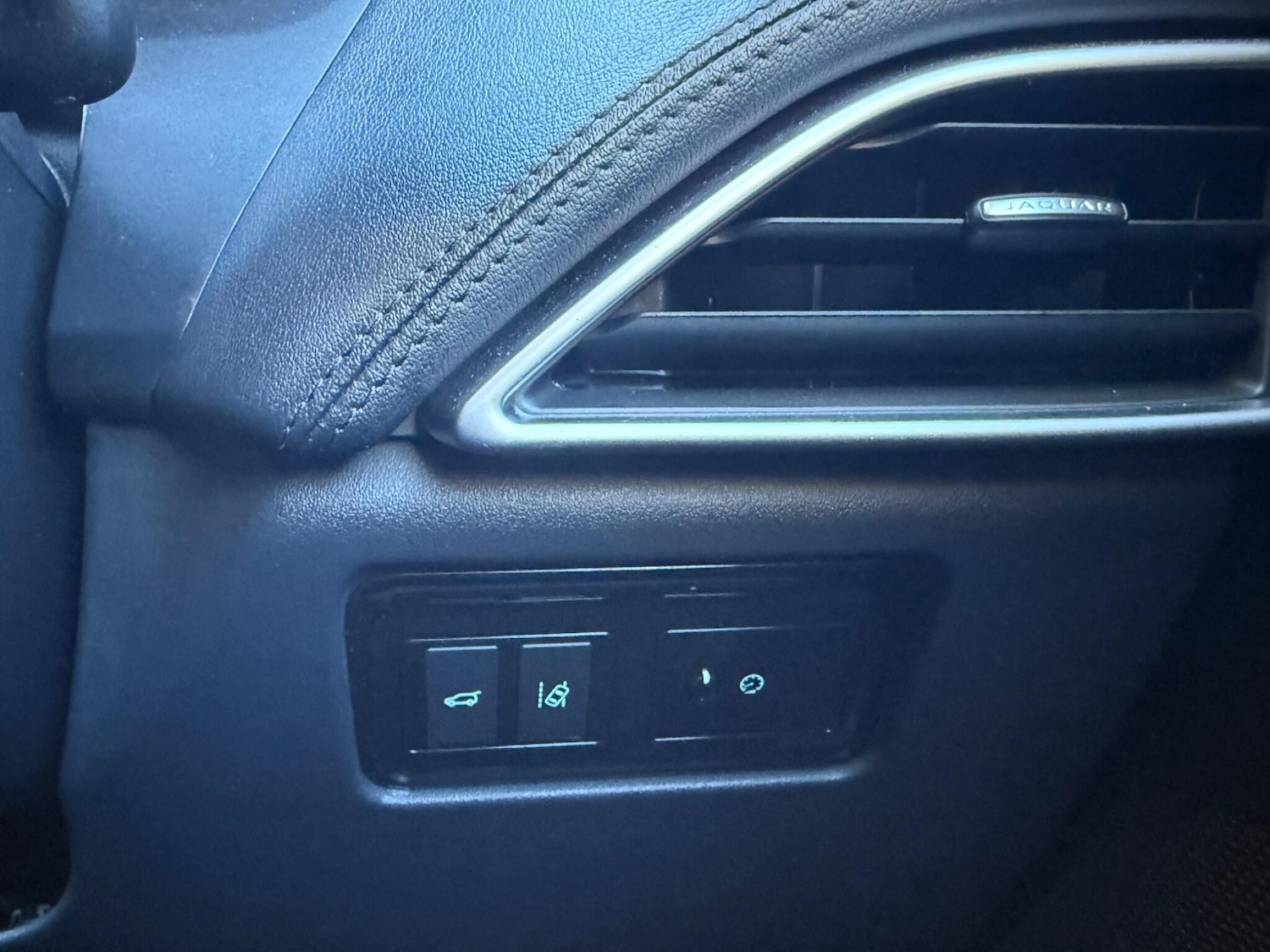 Used Jaguar F-Pace 2017 for sale - 76781269: Photo 25