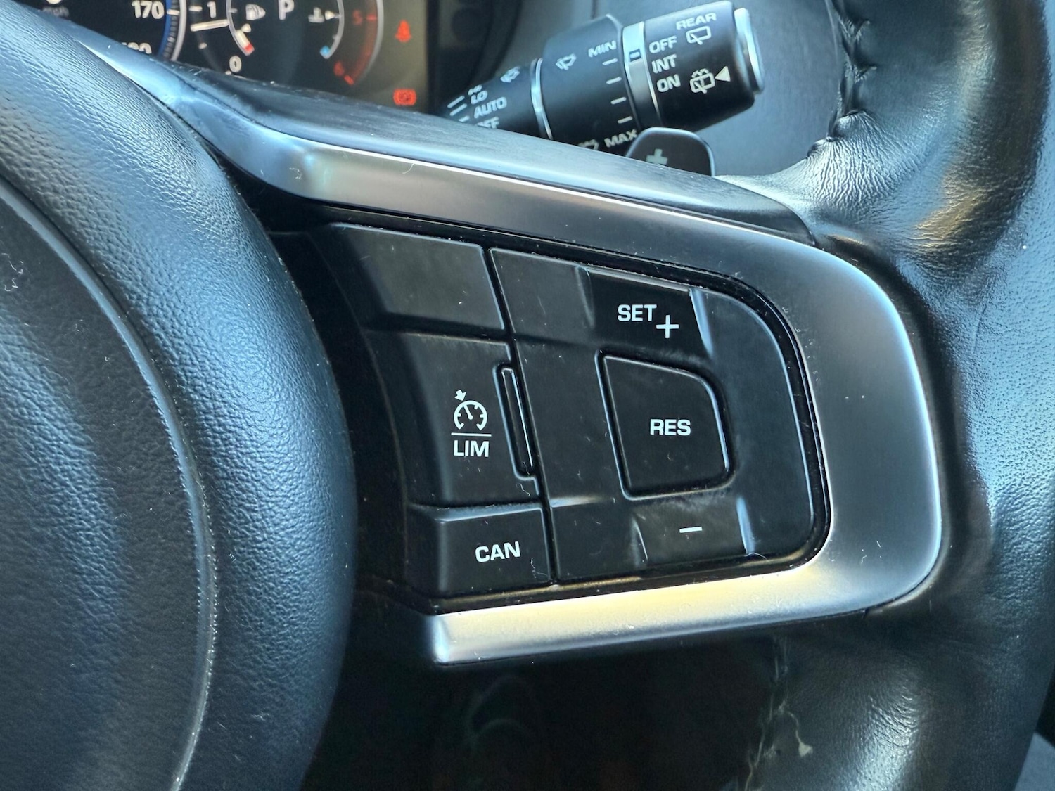 Used Jaguar F-Pace 2017 for sale - 76781269: Photo 28