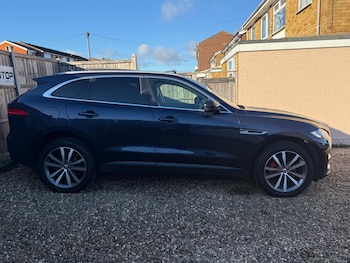 Used Jaguar F-Pace 2017 for sale - 76781269: Photo
