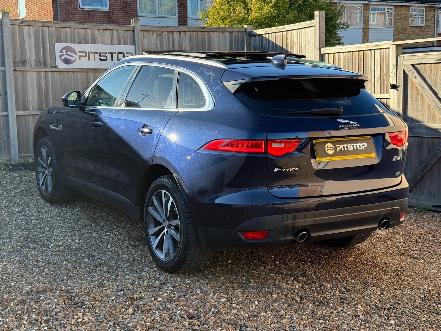 Used Jaguar F-Pace 2017 for sale - 76781269: Photo 4