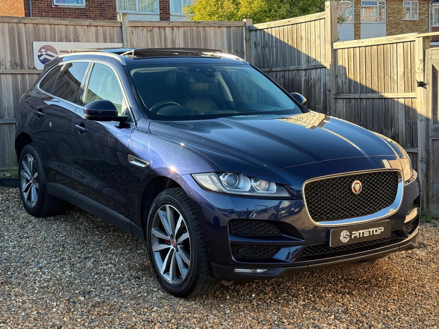 Used Jaguar F-Pace 2017 for sale - 76781269: Photo 6