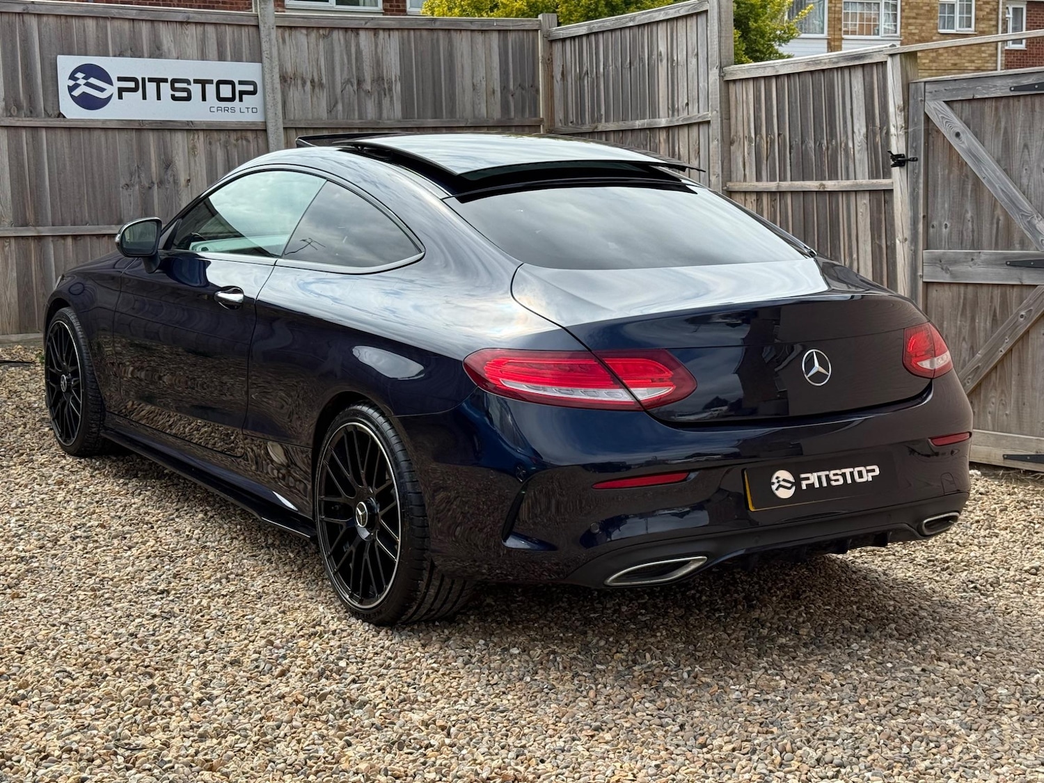 Used Mercedes-Benz C Class 2017 for sale - 76942717: Photo 3