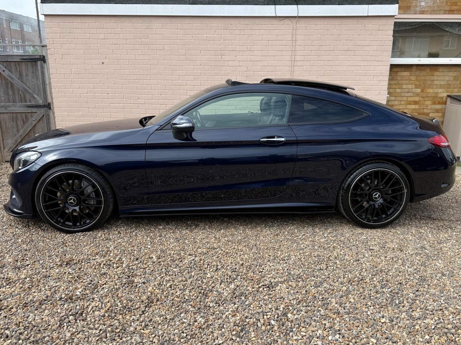 Used Mercedes-Benz C Class 2017 for sale - 76942717: Photo 4