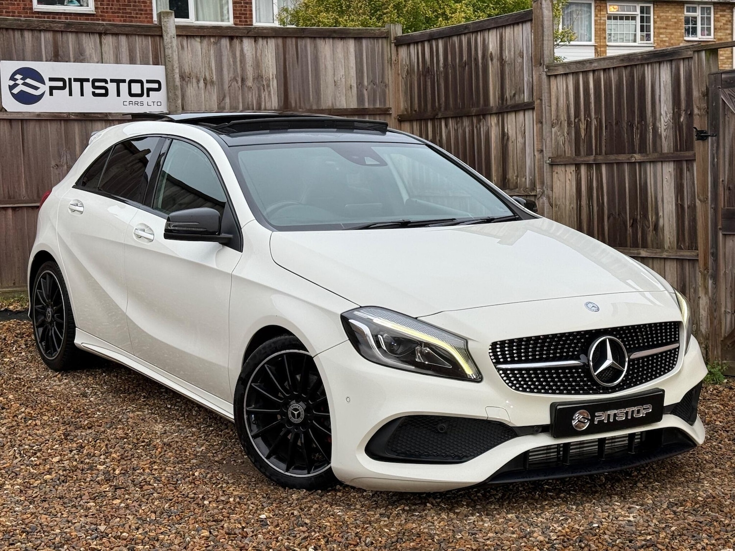 Used Mercedes-Benz A-Class 2016 for sale - 76965568: Photo 1