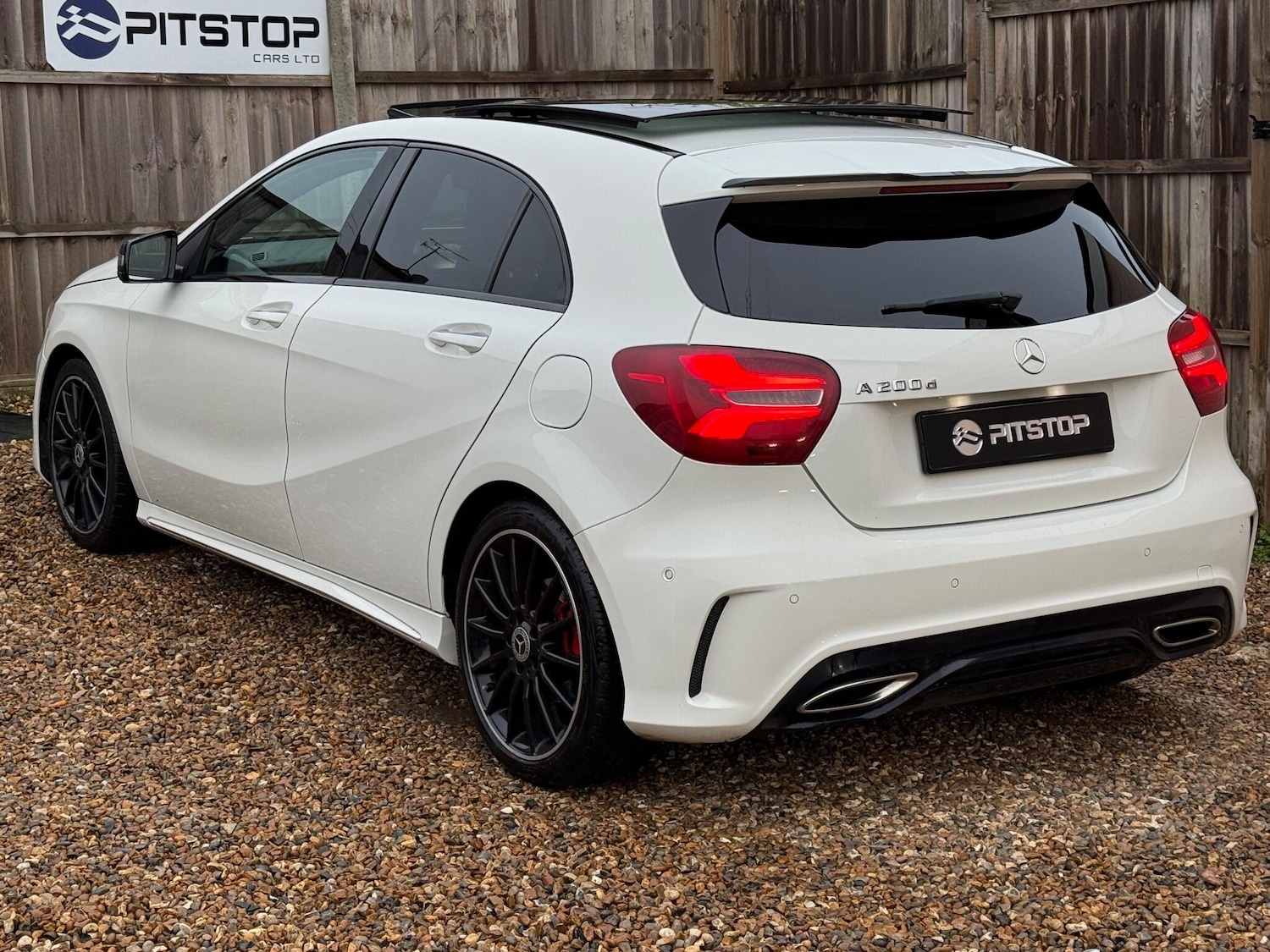 Used Mercedes-Benz A-Class 2016 for sale - 76965568: Photo 2