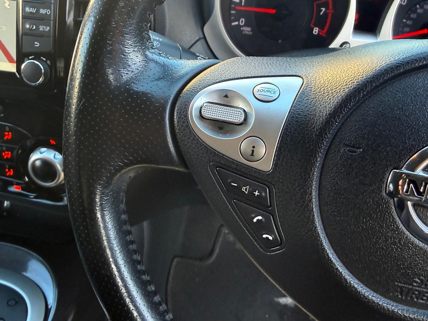 Used Nissan Juke 2014 for sale - 77109359: Photo 25