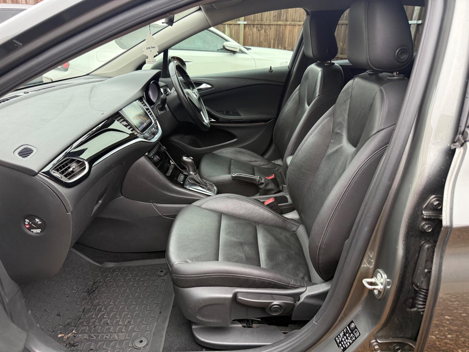 Used Vauxhall Astra 2017 for sale - 77468429: Photo 39