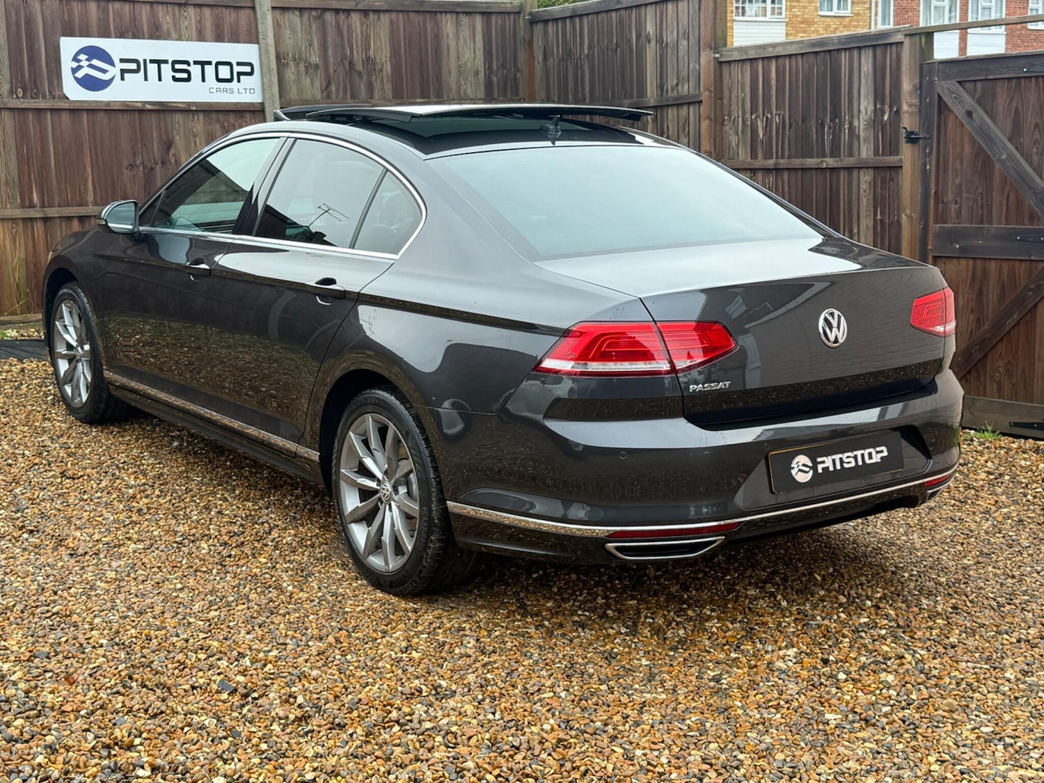 Used Volkswagen Passat 2018 for sale - 77344959: Photo 2