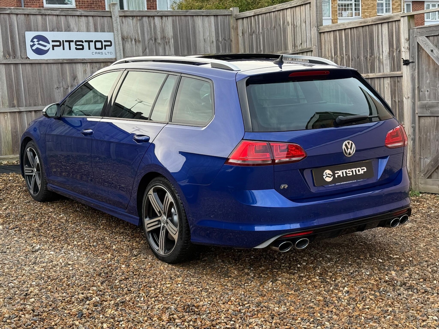 Used Volkswagen Golf 2017 for sale - 77119940: Photo 2