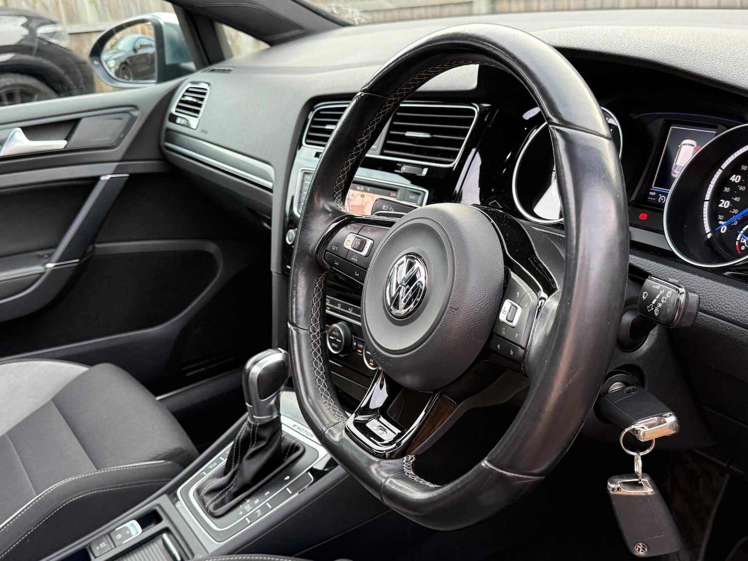 Used Volkswagen Golf 2017 for sale - 77119940: Photo 22