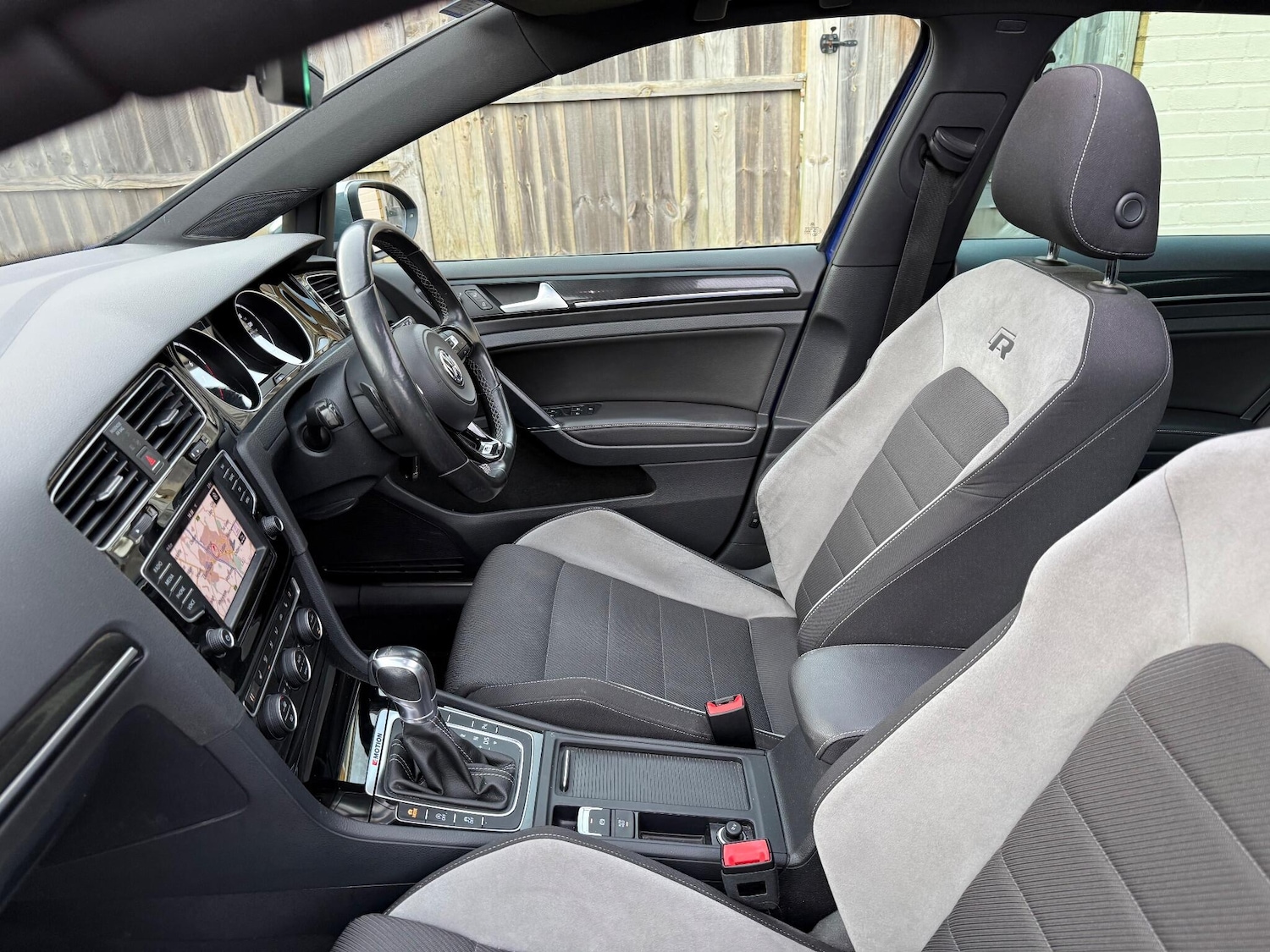 Used Volkswagen Golf 2017 for sale - 77119940: Photo 36