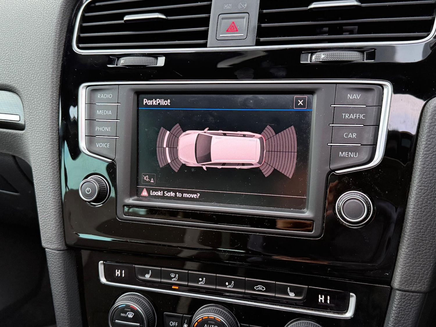 Used Volkswagen Golf 2017 for sale - 77119940: Photo 39