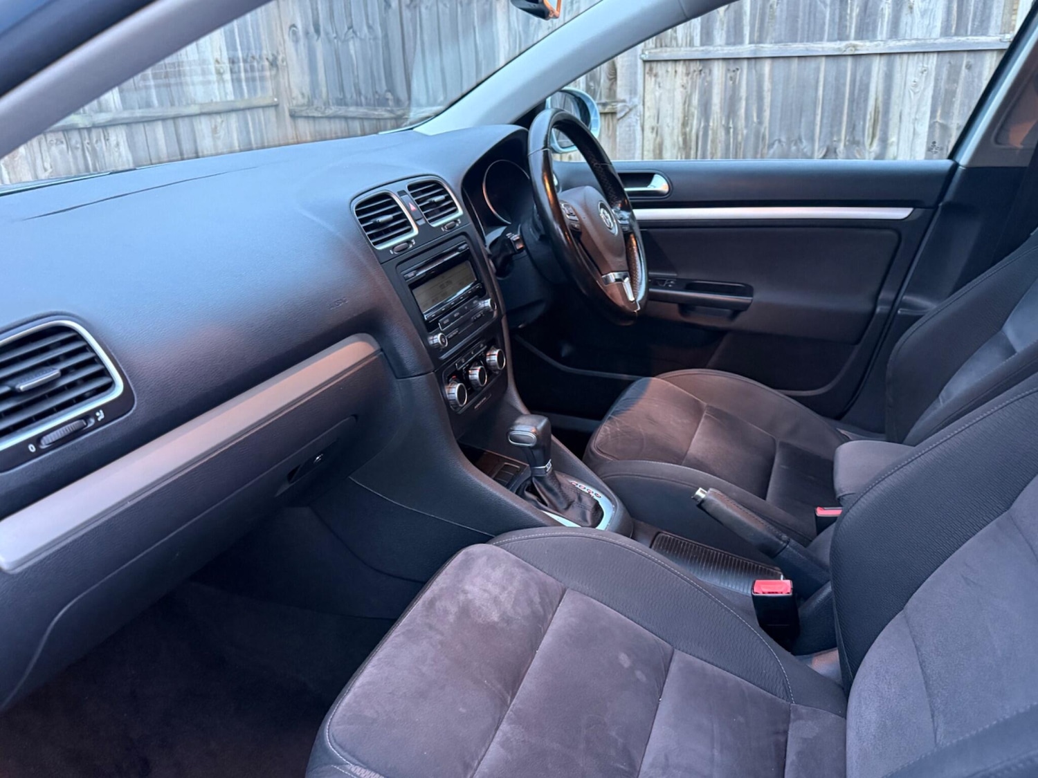 Used Volkswagen Golf 2010 for sale - 76839841: Photo 19