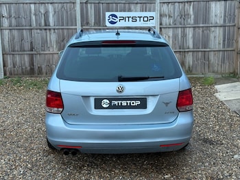 Used Volkswagen Golf 2010 for sale - 76839841: Photo