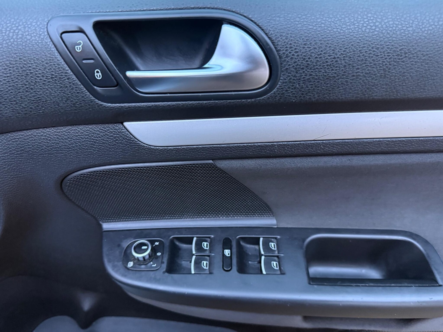 Used Volkswagen Golf 2010 for sale - 76839841: Photo 31