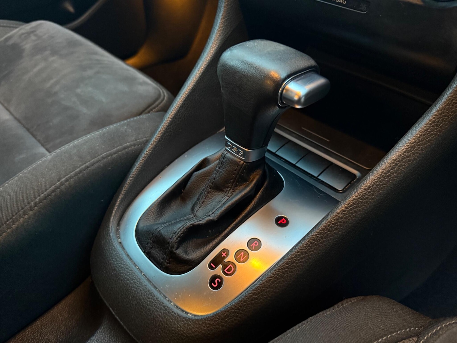 Used Volkswagen Golf 2010 for sale - 76839841: Photo 32