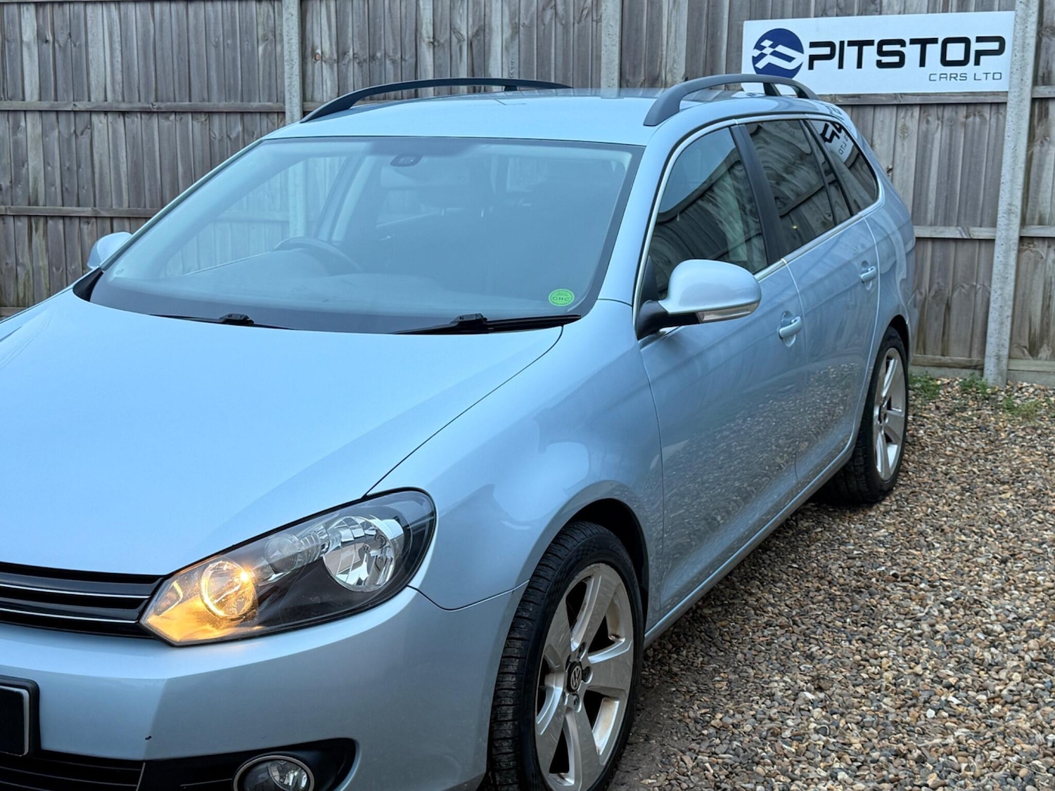 Used Volkswagen Golf 2010 for sale - 76839841: Photo 6