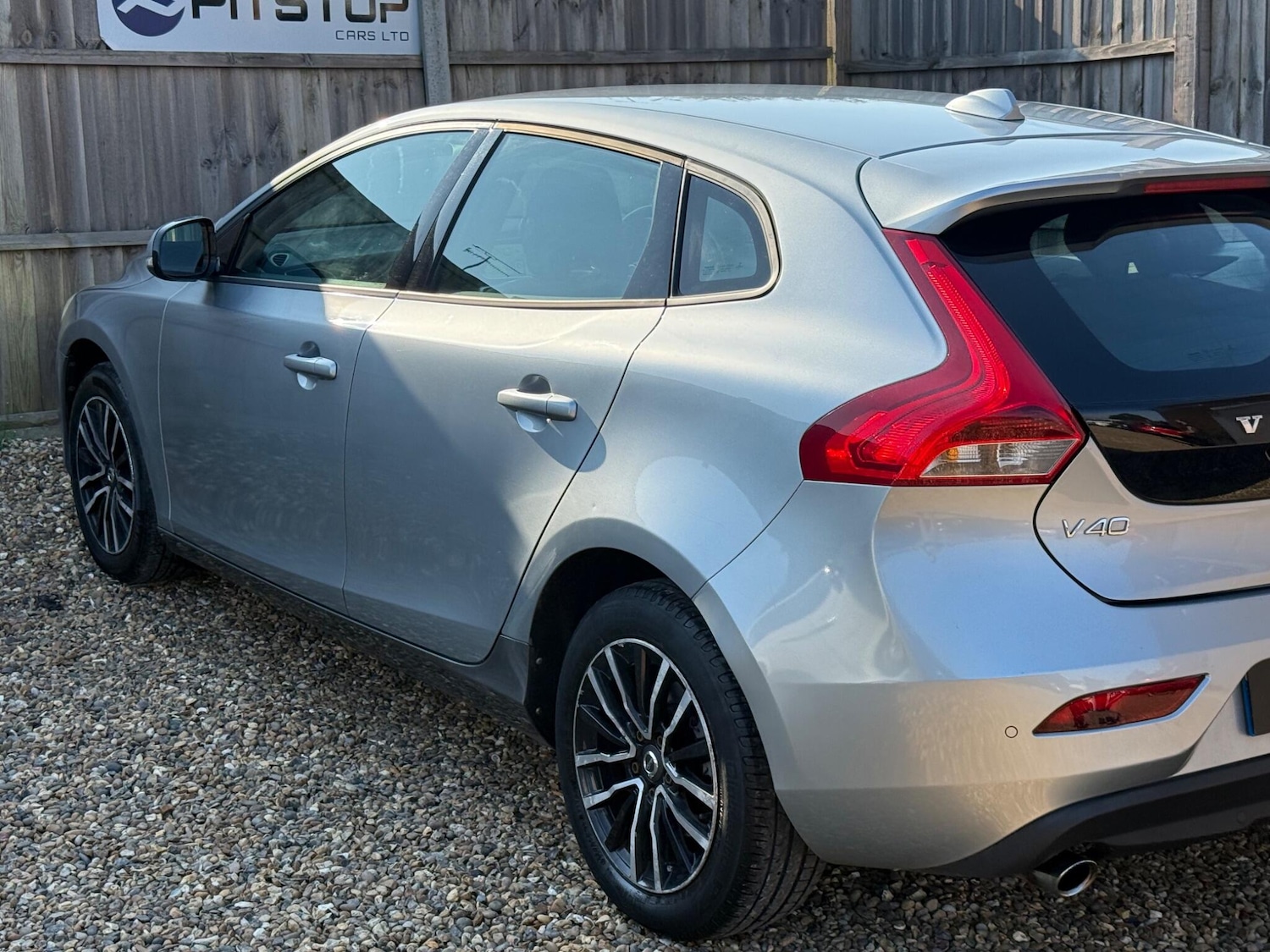 Used Volvo V40 2016 for sale - 77970541: Photo 10