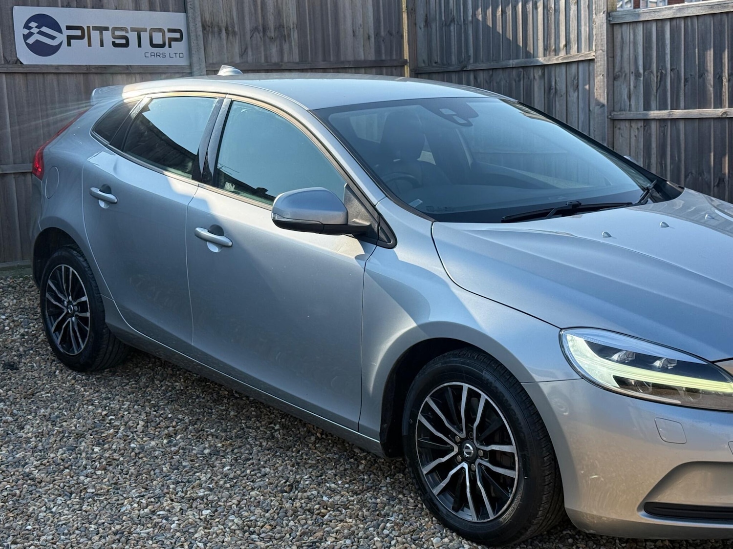 Used Volvo V40 2016 for sale - 77970541: Photo 12