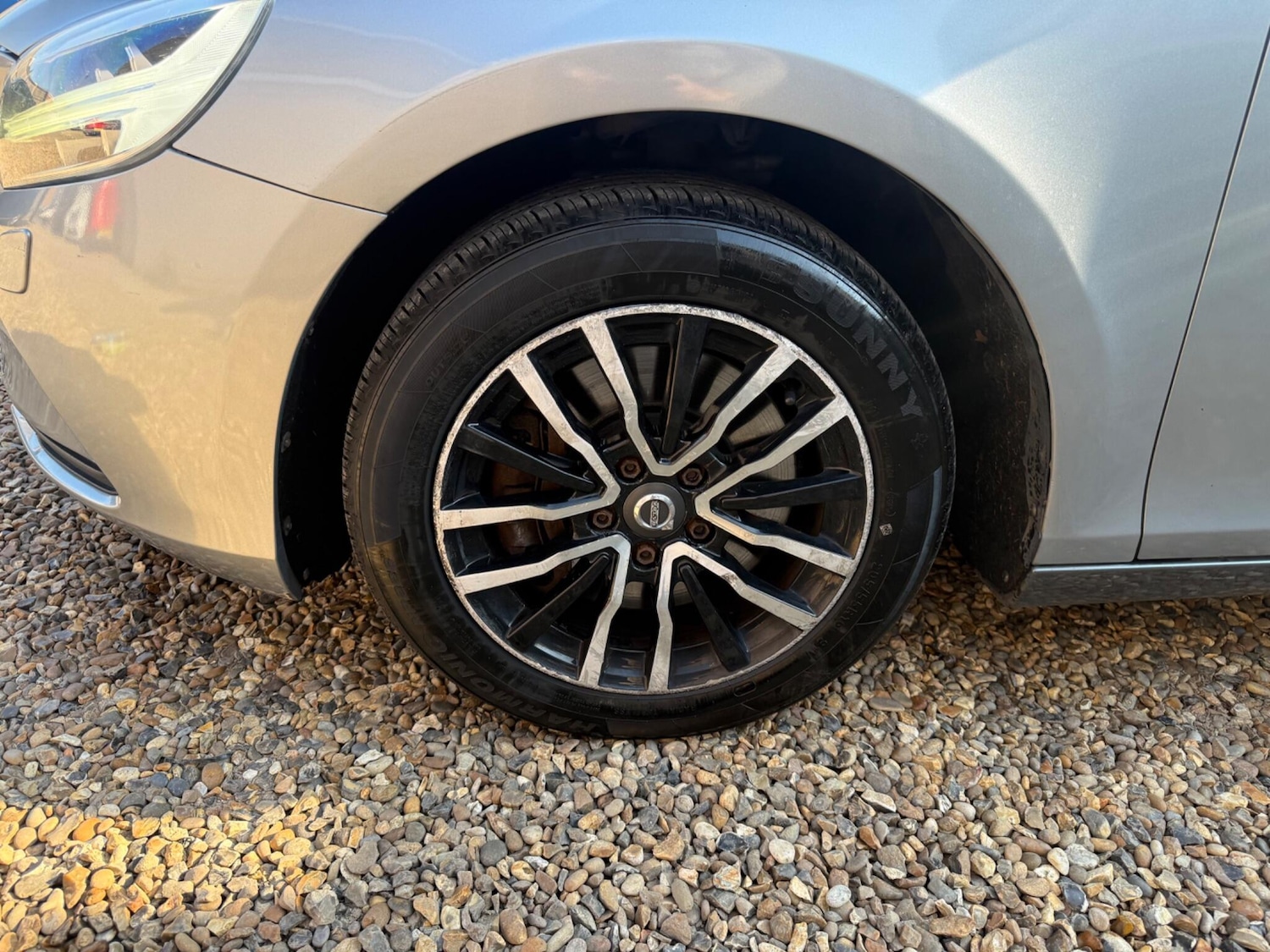 Used Volvo V40 2016 for sale - 77970541: Photo 17