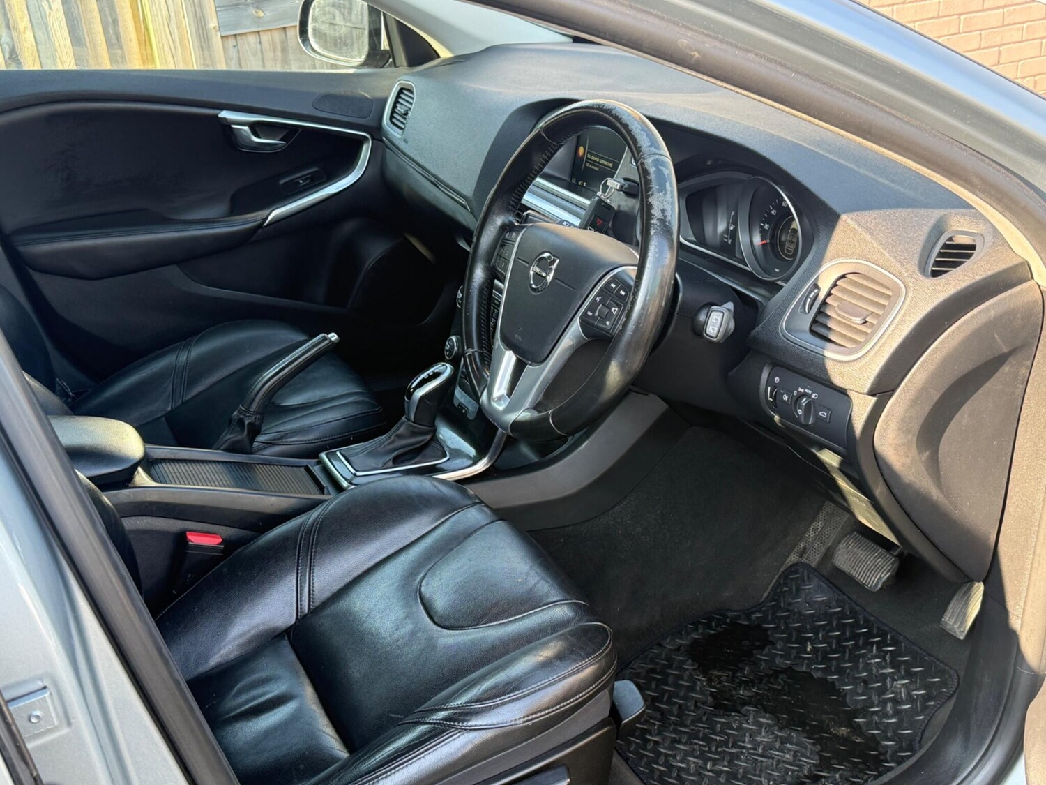 Used Volvo V40 2016 for sale - 77970541: Photo 18