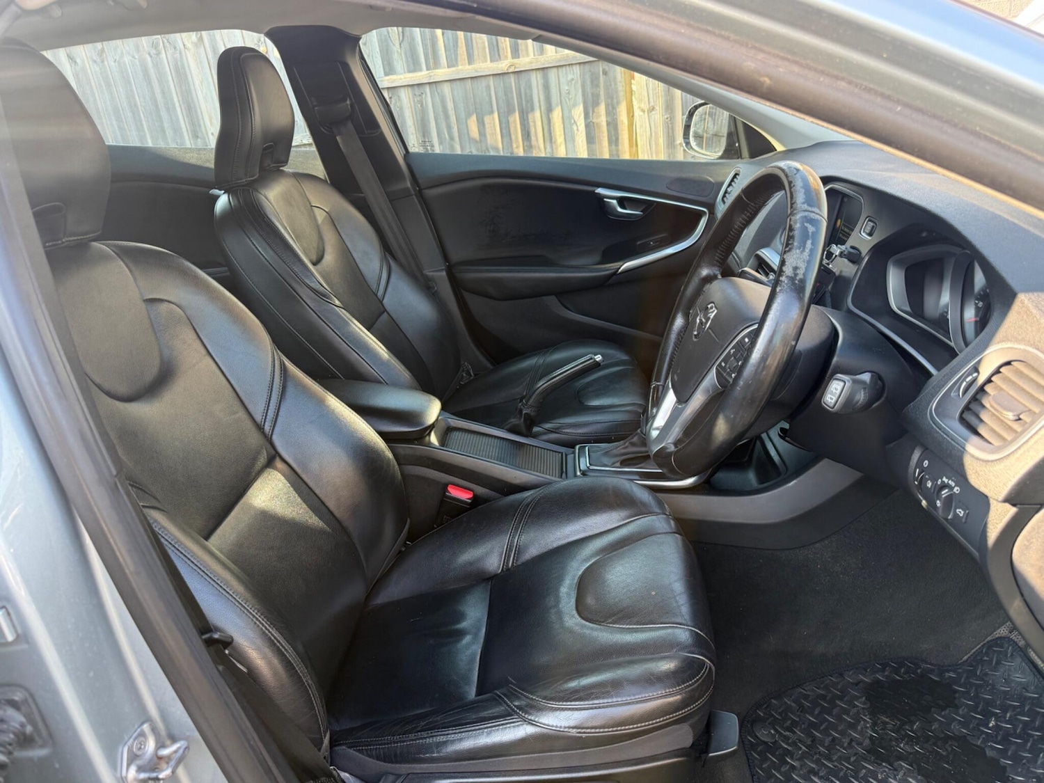 Used Volvo V40 2016 for sale - 77970541: Photo 21