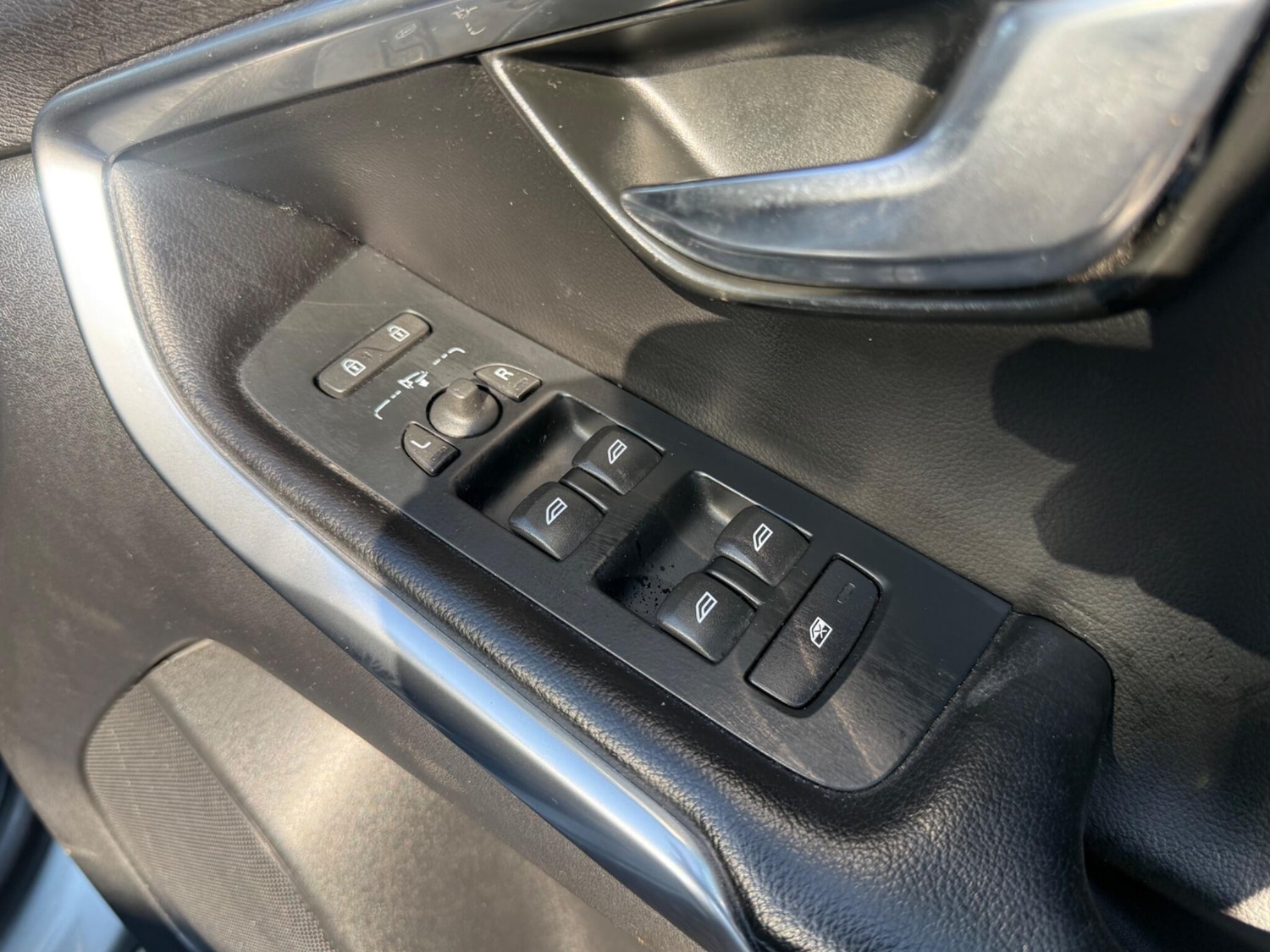 Used Volvo V40 2016 for sale - 77970541: Photo 22