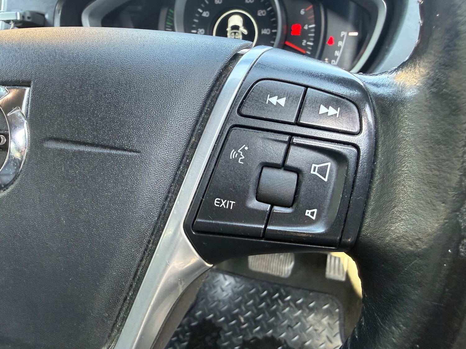 Used Volvo V40 2016 for sale - 77970541: Photo 23