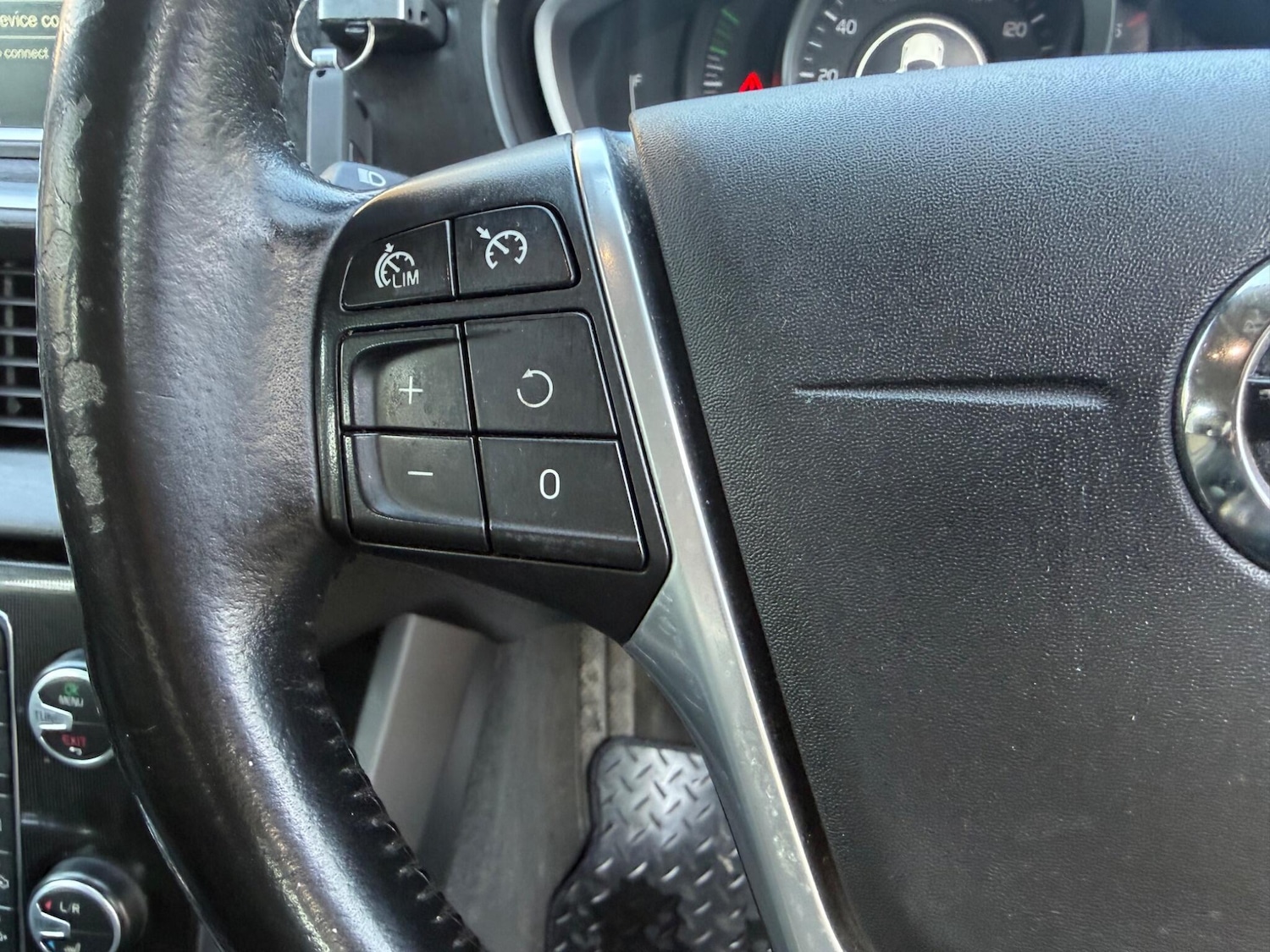 Used Volvo V40 2016 for sale - 77970541: Photo 26