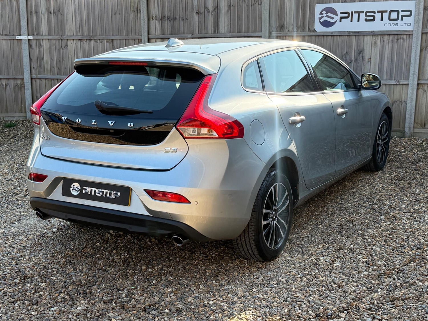 Used Volvo V40 2016 for sale - 77970541: Photo 6