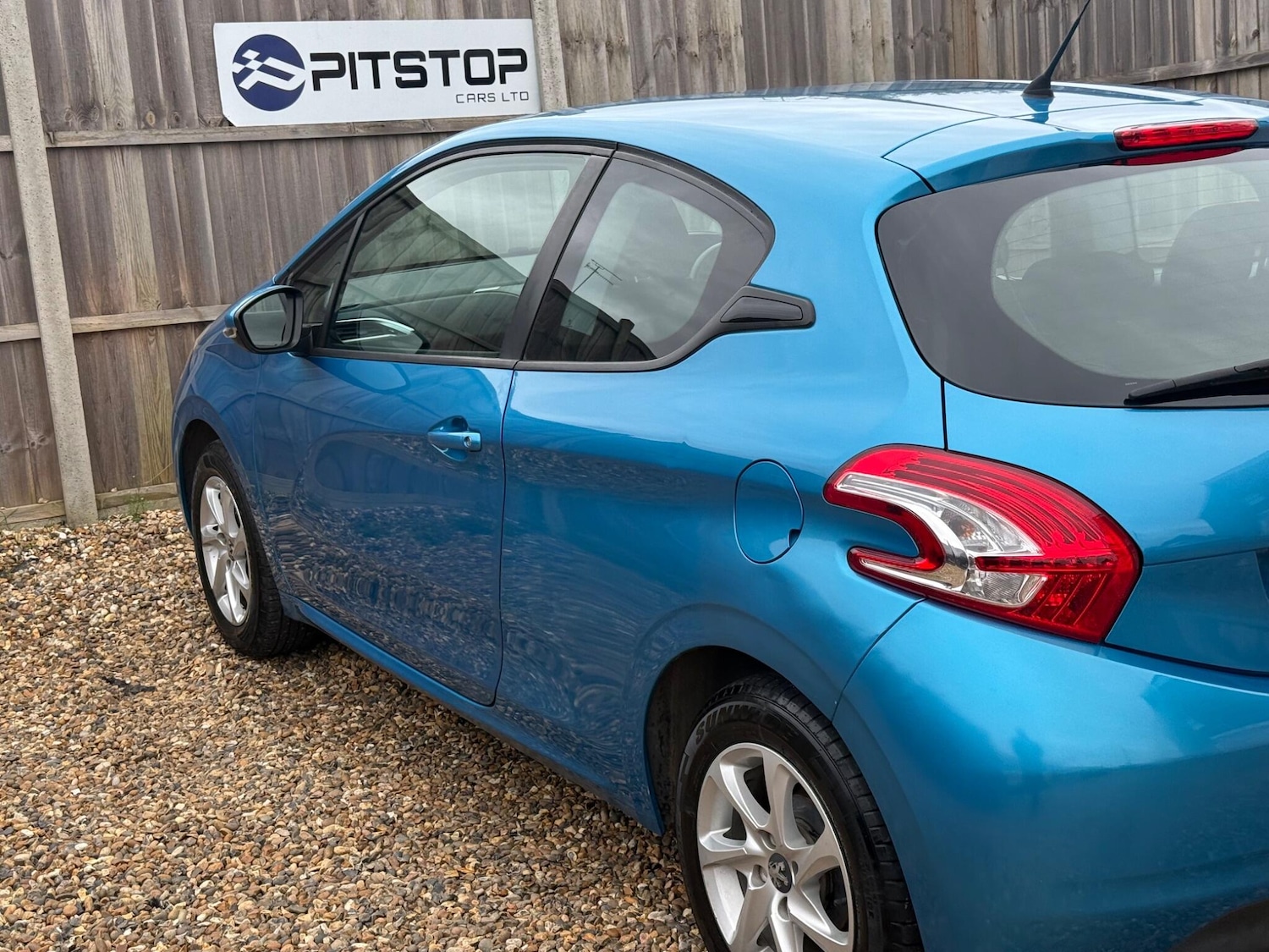 Used Peugeot 208 2013 for sale - 77925056: Photo 11