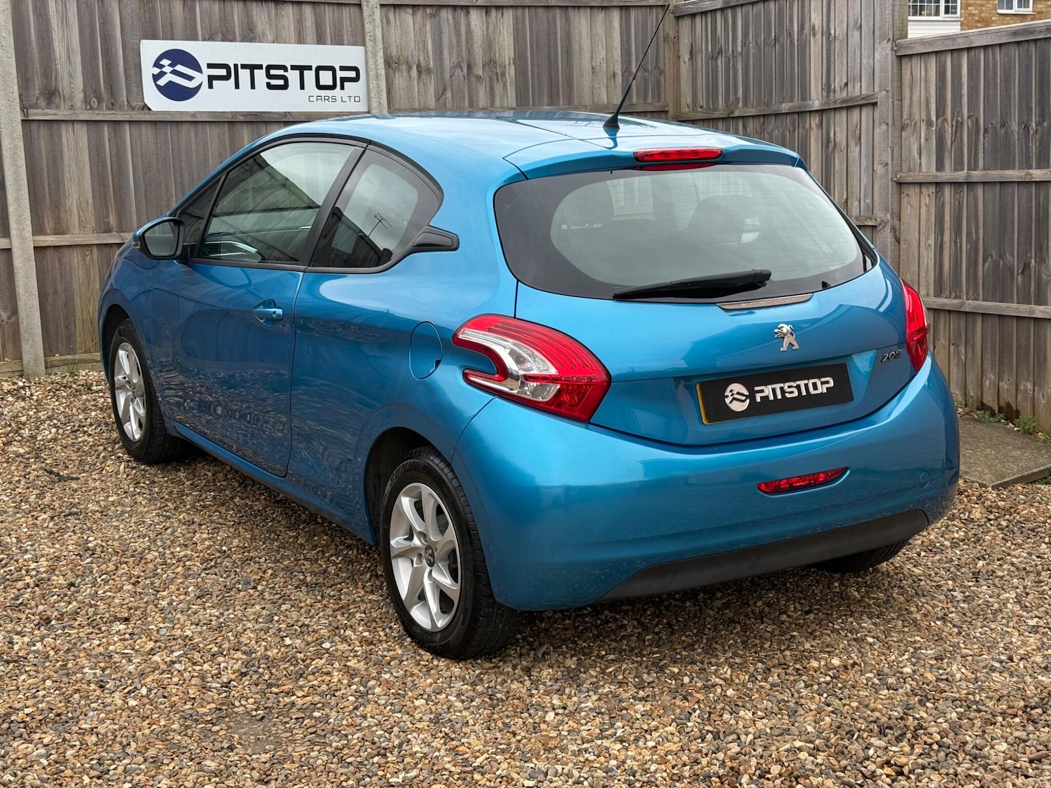 Used Peugeot 208 2013 for sale - 77925056: Photo 2