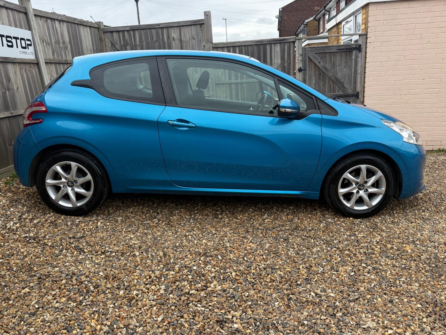 Used Peugeot 208 2013 for sale - 77925056: Photo 3