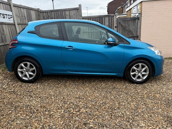 Used Peugeot 208 2013 for sale - 77925056: Photo