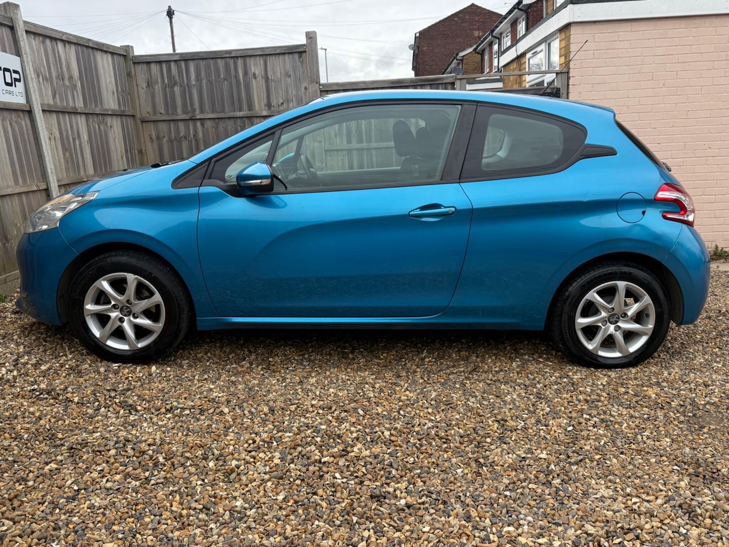 Used Peugeot 208 2013 for sale - 77925056: Photo 4