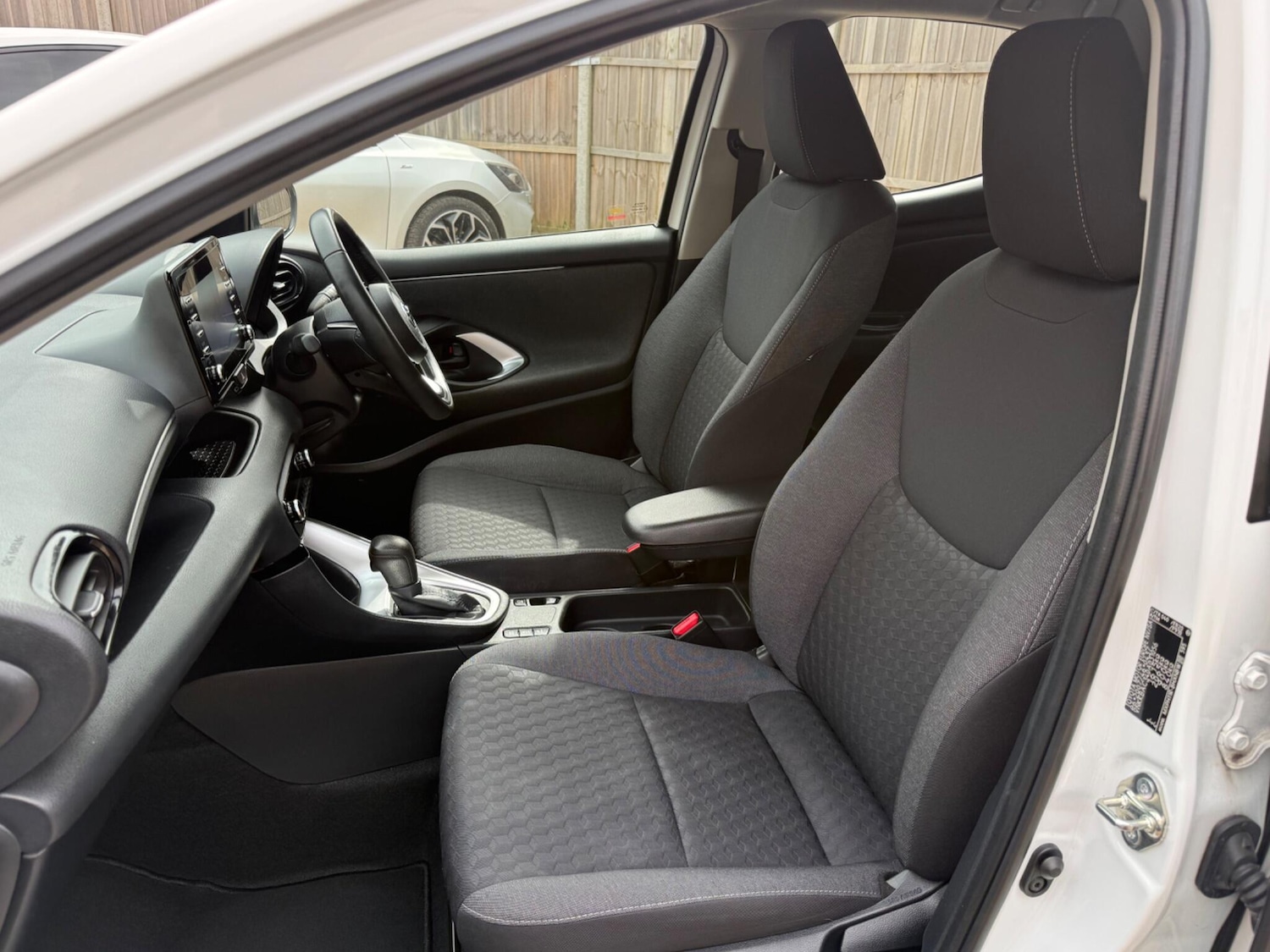 Used Toyota Yaris 2021 for sale - 78203806: Photo 26