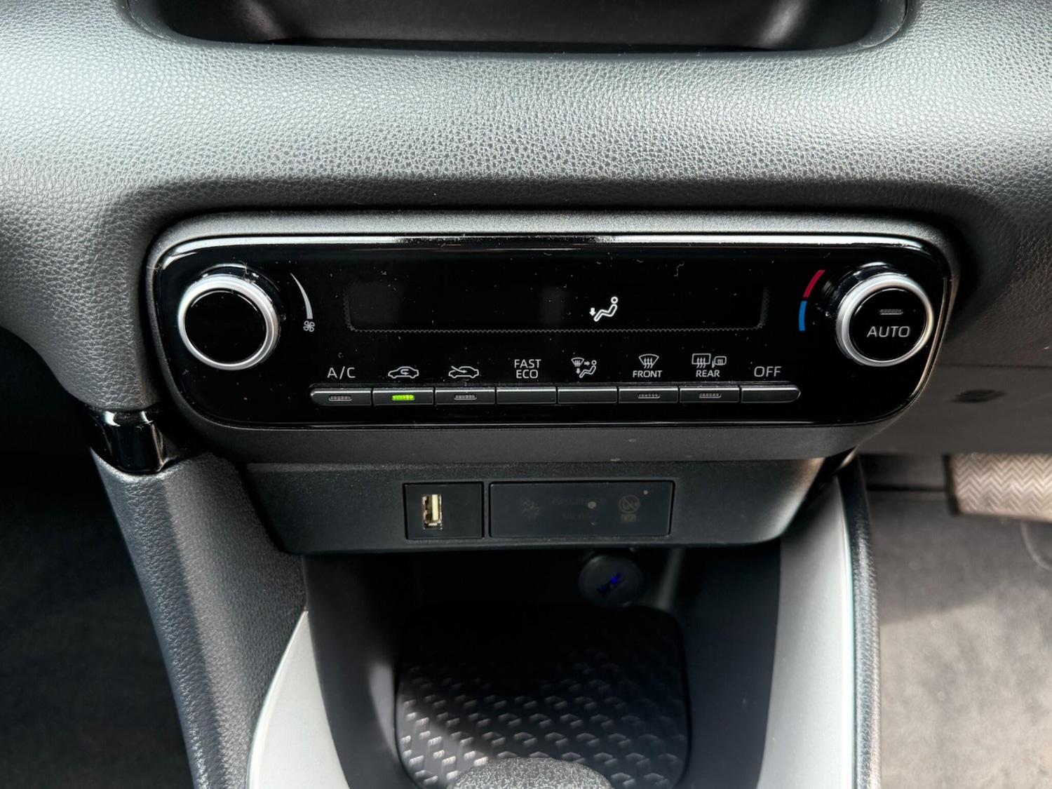 Used Toyota Yaris 2021 for sale - 78203806: Photo 34