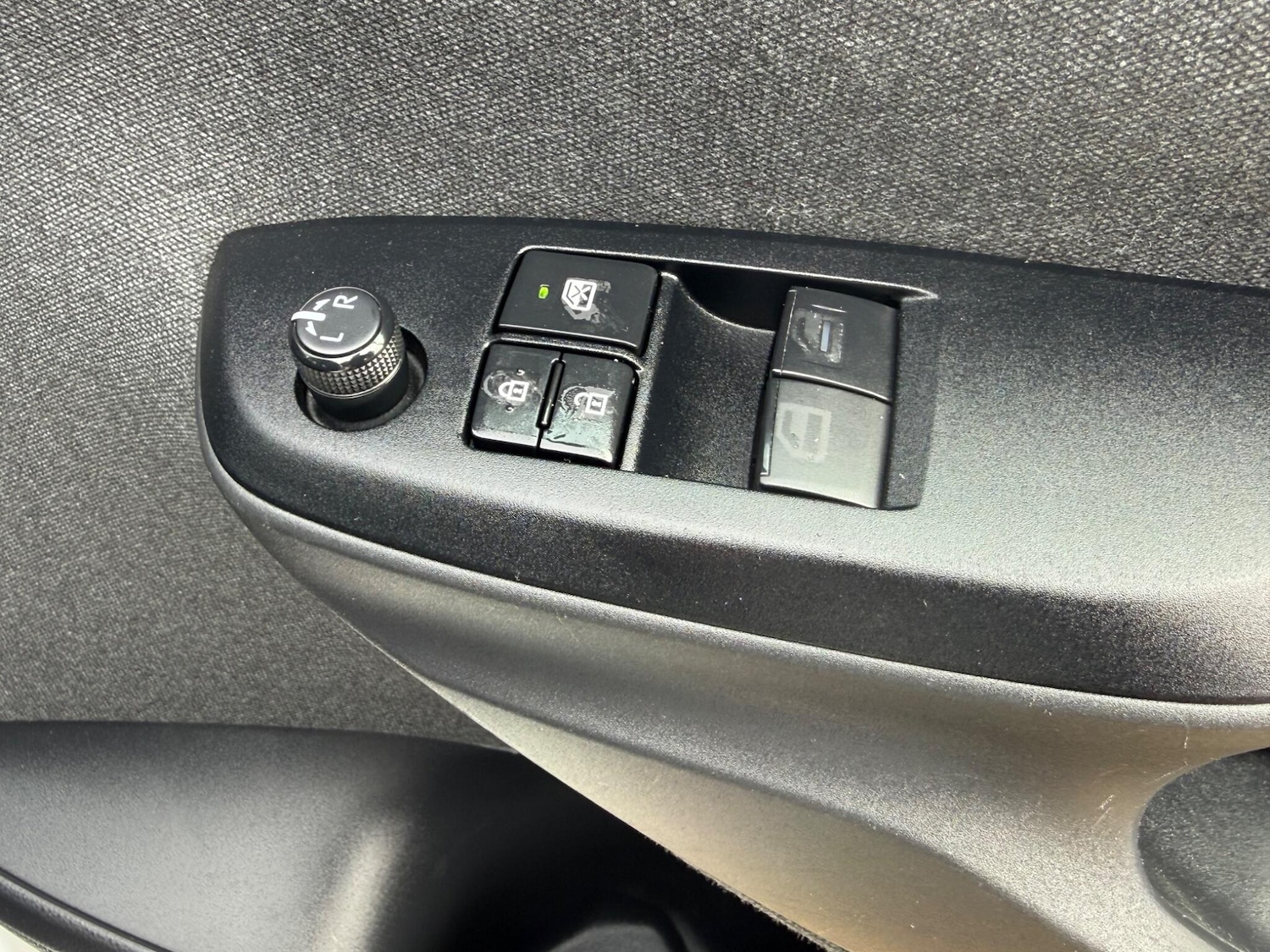 Used Toyota Yaris 2021 for sale - 78203806: Photo 40