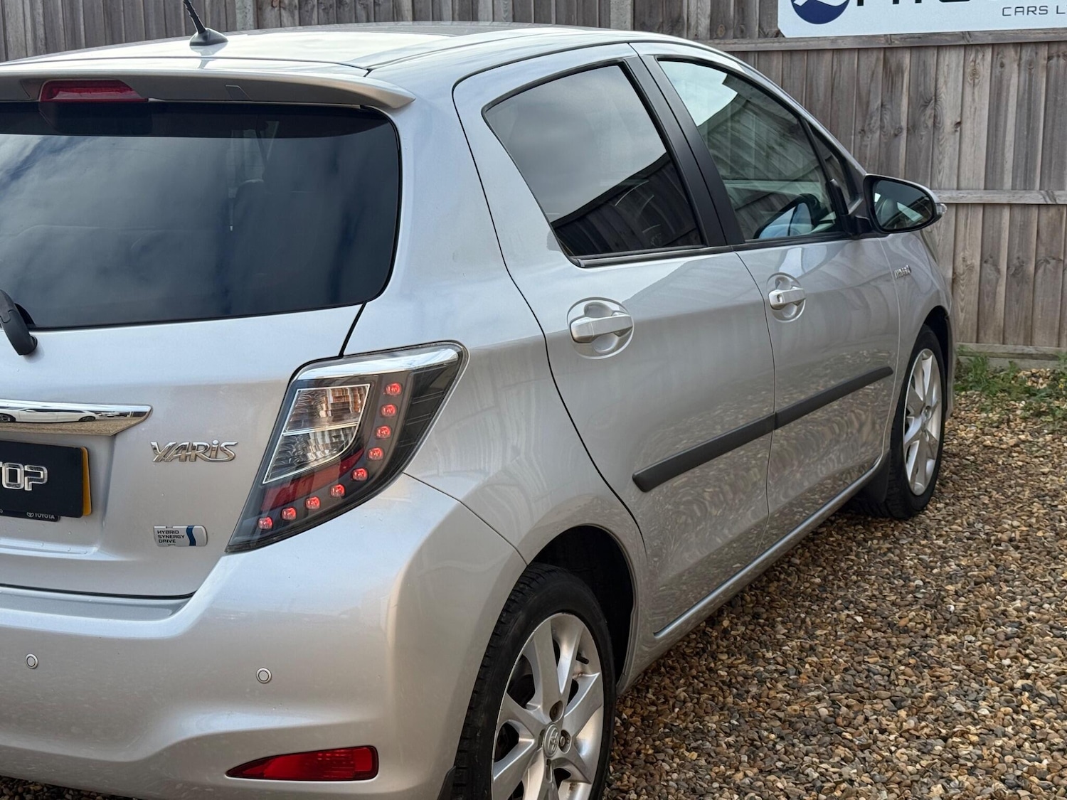 Used Toyota Yaris 2012 for sale - 76781131: Photo 12