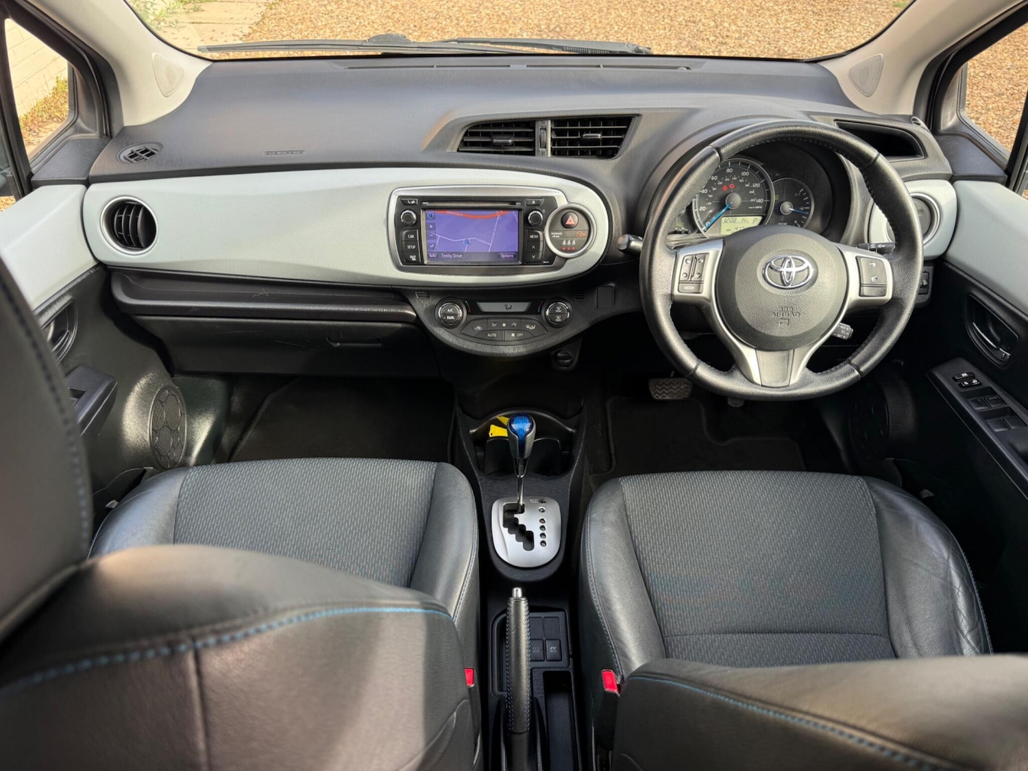 Used Toyota Yaris 2012 for sale - 76781131: Photo 22