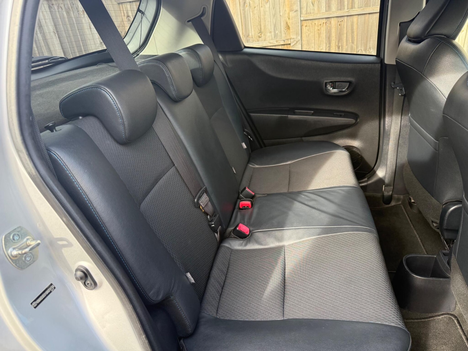 Used Toyota Yaris 2012 for sale - 76781131: Photo 23