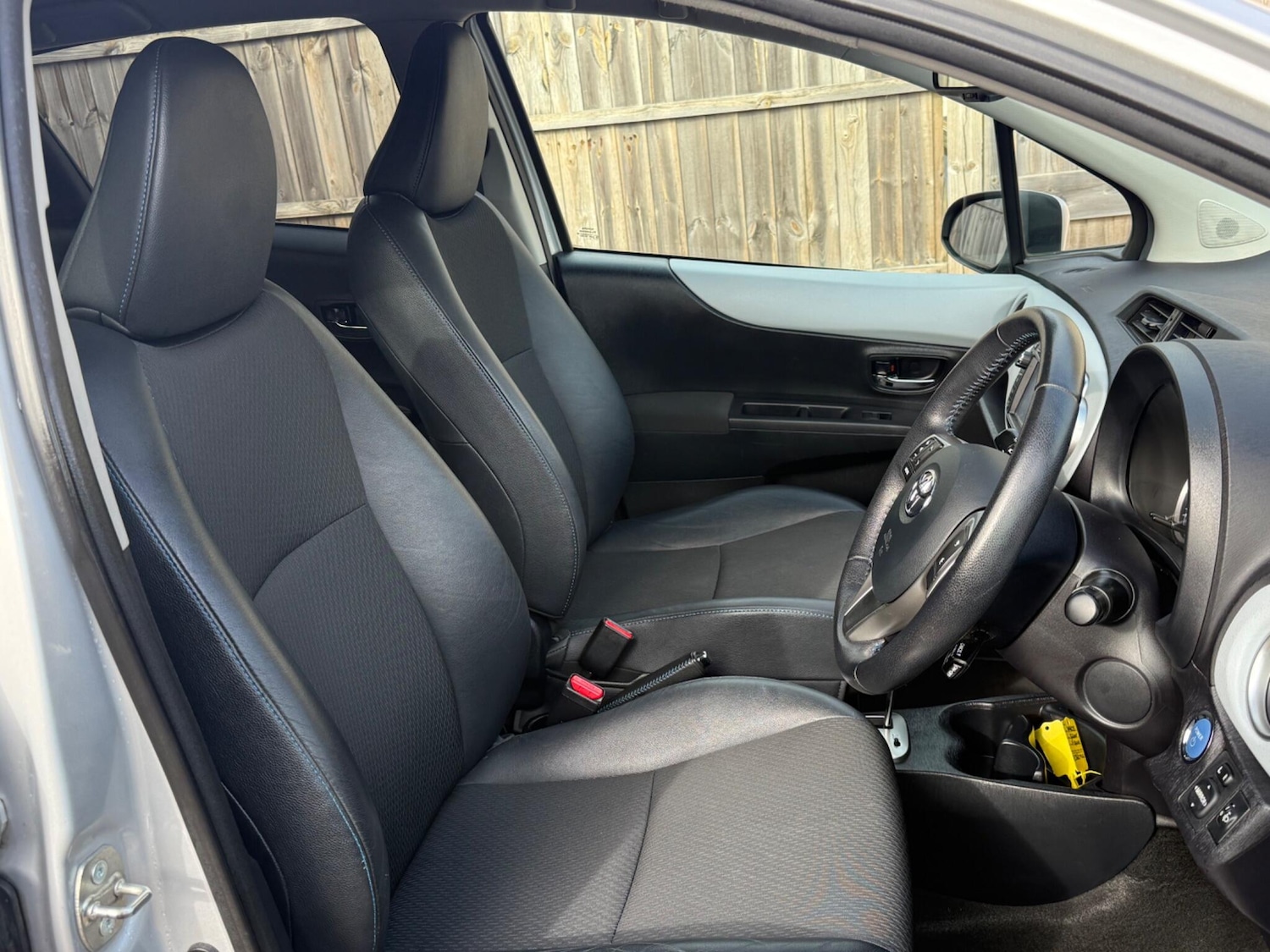 Used Toyota Yaris 2012 for sale - 76781131: Photo 34